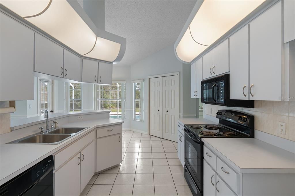 En Venta: $399,500 (3 camas, 2 baños, 1879 Pies cuadrados)