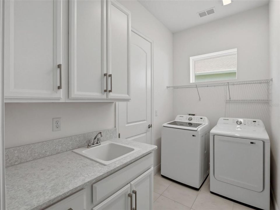 En Venta: $625,000 (3 camas, 3 baños, 2293 Pies cuadrados)