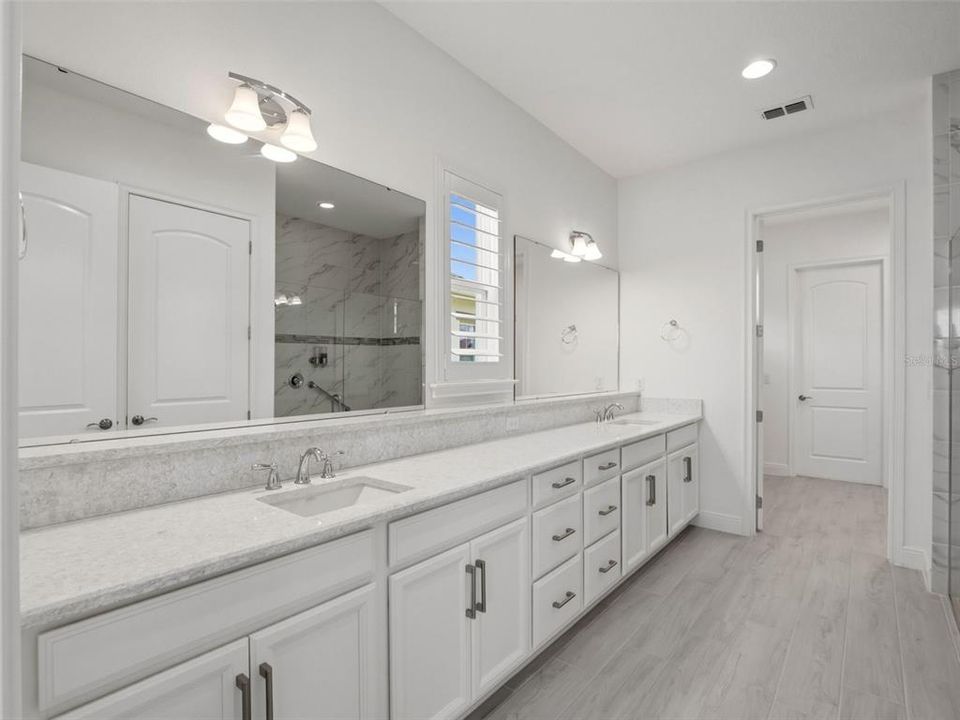 En Venta: $625,000 (3 camas, 3 baños, 2293 Pies cuadrados)