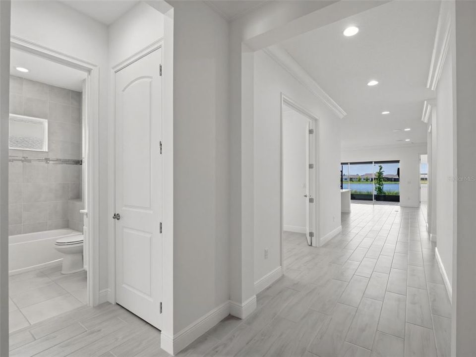 En Venta: $625,000 (3 camas, 3 baños, 2293 Pies cuadrados)