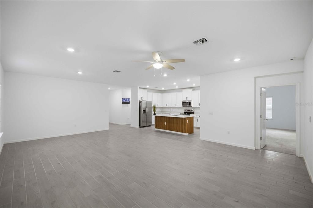 En Renta: $2,500 (4 camas, 3 baños, 2039 Pies cuadrados)