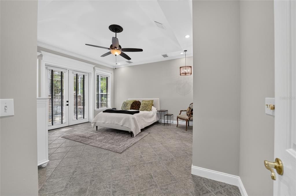 En Venta: $949,500 (4 camas, 3 baños, 2921 Pies cuadrados)
