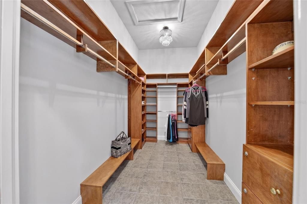 En Venta: $949,500 (4 camas, 3 baños, 2921 Pies cuadrados)
