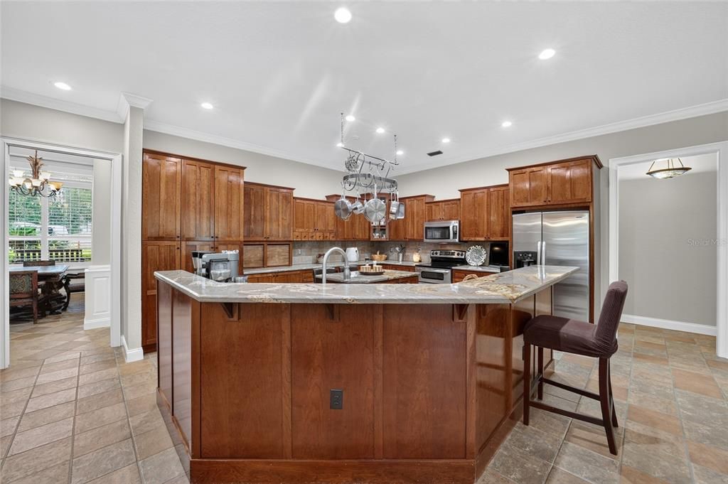 En Venta: $949,500 (4 camas, 3 baños, 2921 Pies cuadrados)