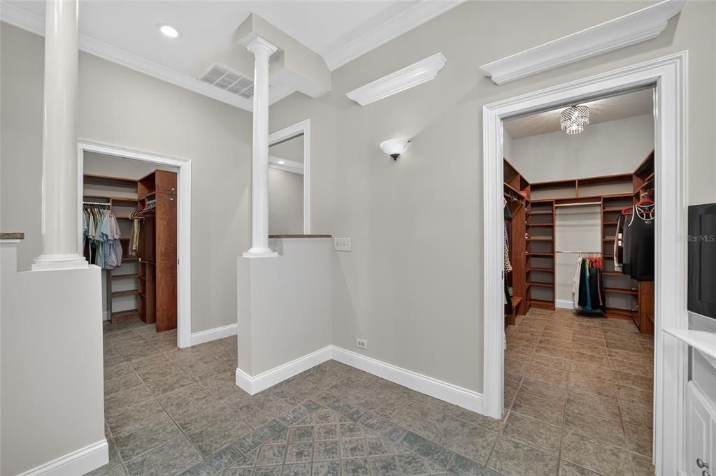En Venta: $949,500 (4 camas, 3 baños, 2921 Pies cuadrados)