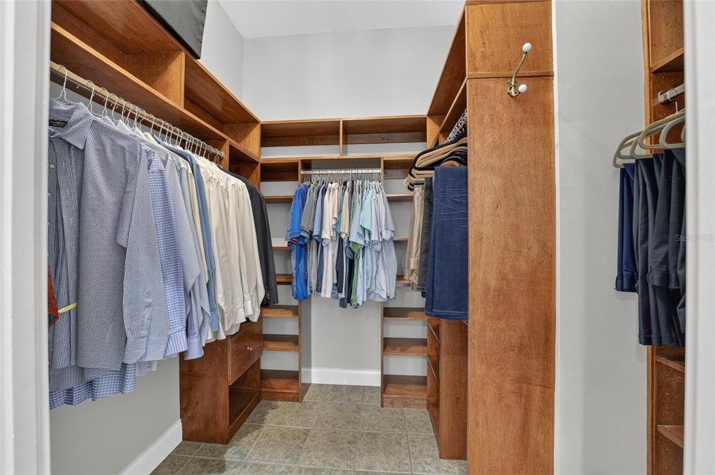 En Venta: $949,500 (4 camas, 3 baños, 2921 Pies cuadrados)