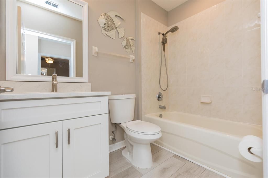 For Rent: $2,300 (3 beds, 2 baths, 1377 Square Feet)