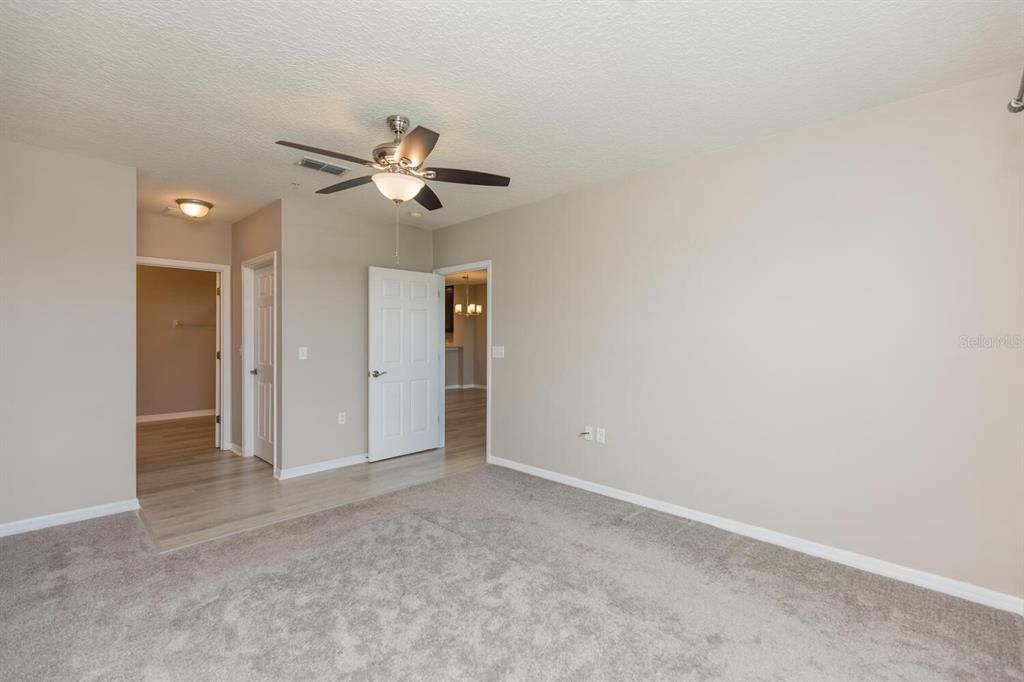 For Rent: $2,300 (3 beds, 2 baths, 1377 Square Feet)