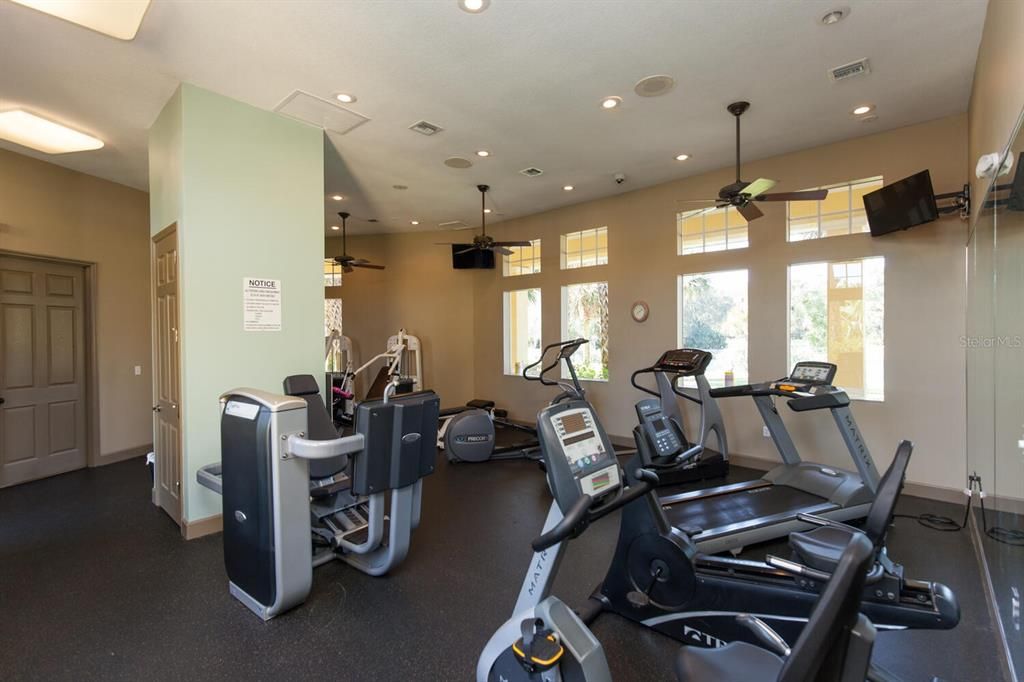 For Rent: $2,300 (3 beds, 2 baths, 1377 Square Feet)