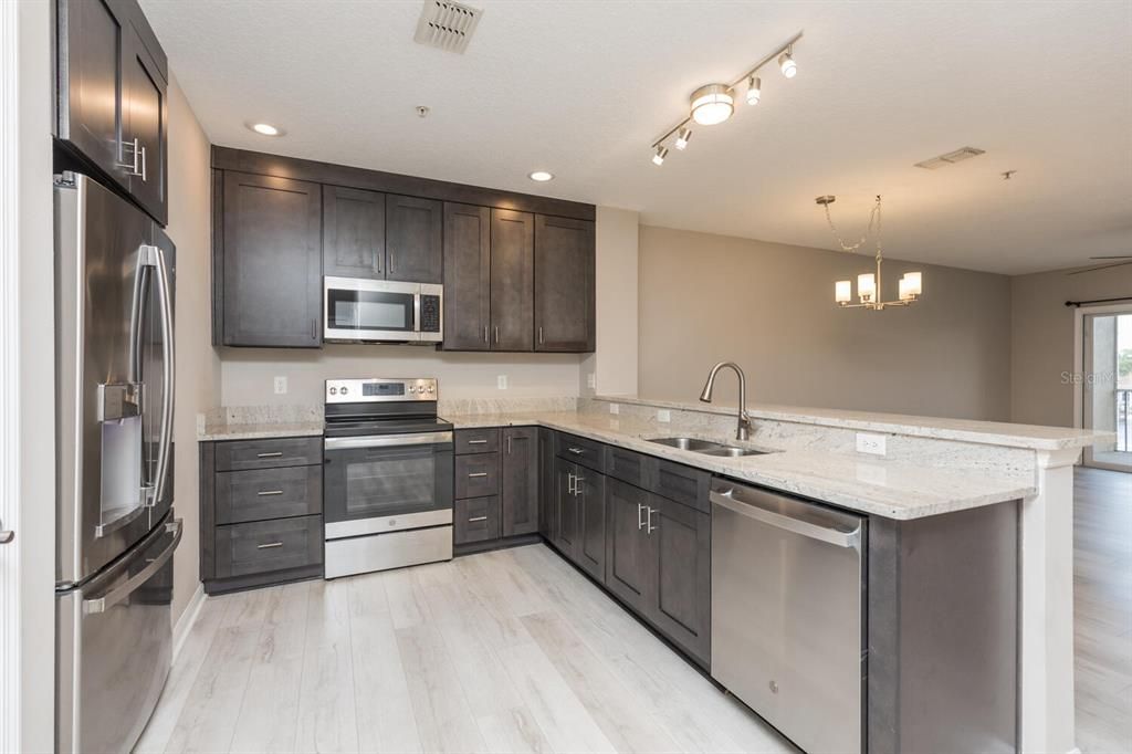 For Rent: $2,300 (3 beds, 2 baths, 1377 Square Feet)