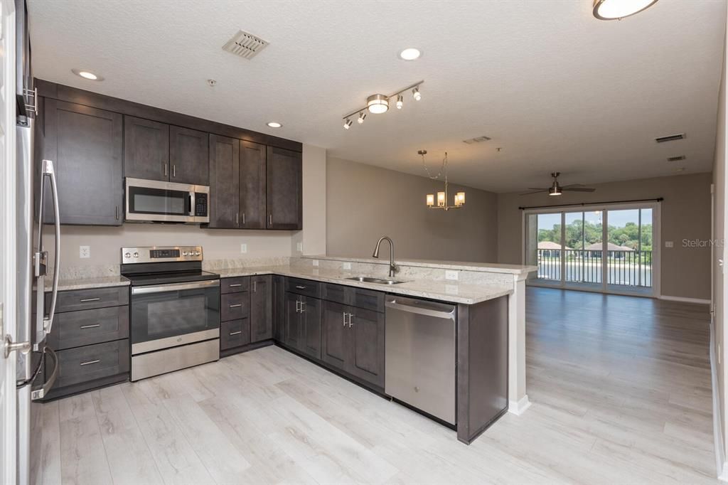 For Rent: $2,300 (3 beds, 2 baths, 1377 Square Feet)