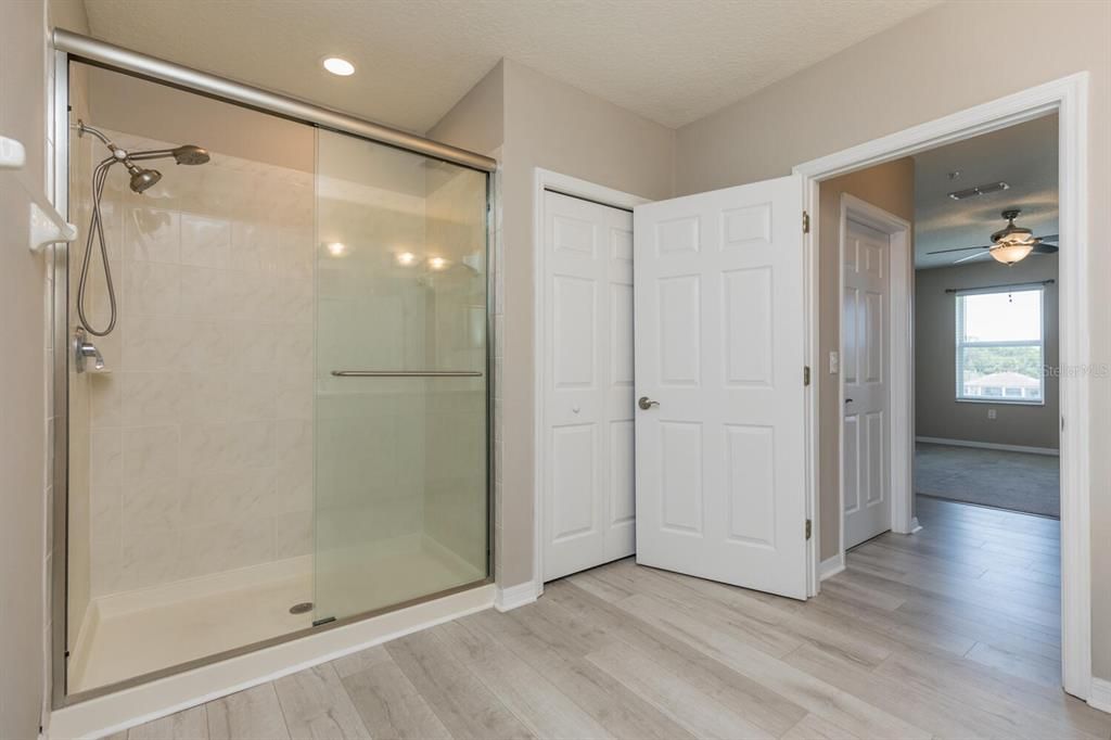 For Rent: $2,300 (3 beds, 2 baths, 1377 Square Feet)