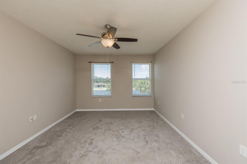 For Rent: $2,300 (3 beds, 2 baths, 1377 Square Feet)