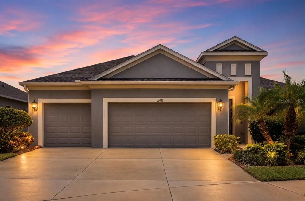 For Sale: $637,000 (4 beds, 3 baths, 2468 Square Feet)