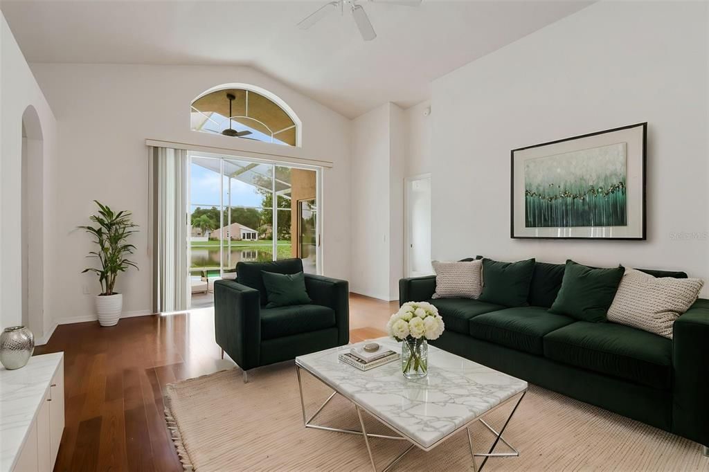 En Venta: $465,000 (4 camas, 3 baños, 1786 Pies cuadrados)