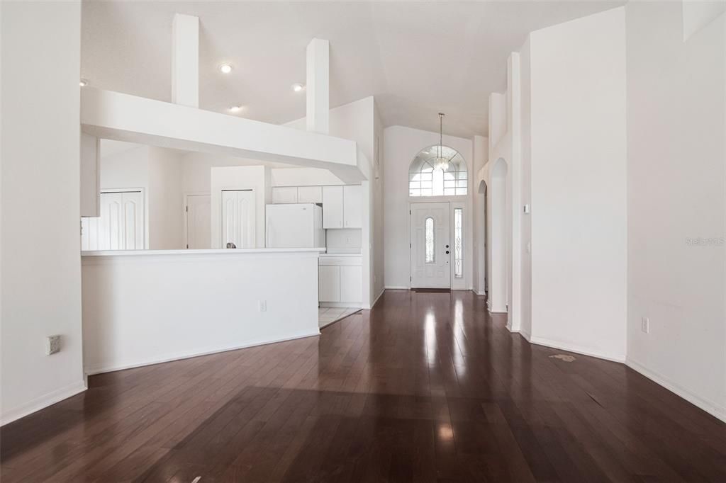 En Venta: $465,000 (4 camas, 3 baños, 1786 Pies cuadrados)