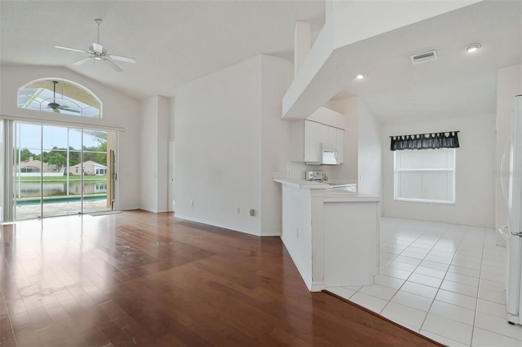 En Venta: $465,000 (4 camas, 3 baños, 1786 Pies cuadrados)