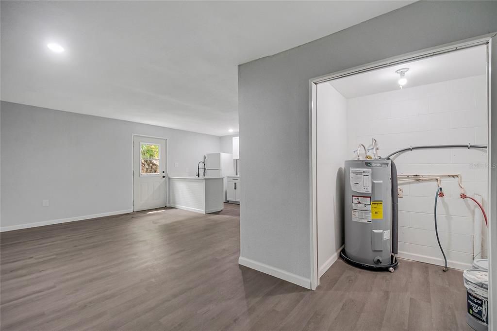На продажу: $259,600 (4 спален, 2 ванн, 1840 Квадратных фут)