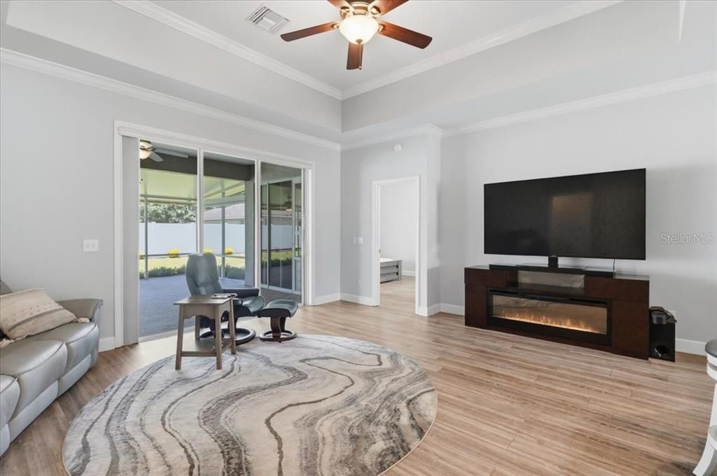 For Sale: $349,900 (3 beds, 2 baths, 1722 Square Feet)