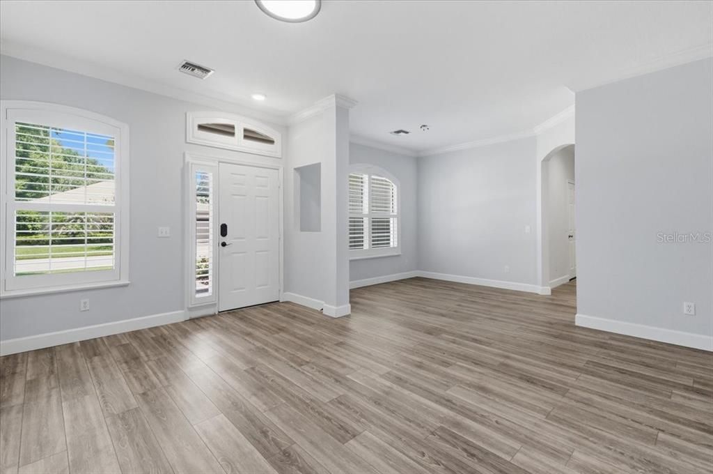 For Sale: $349,900 (3 beds, 2 baths, 1722 Square Feet)