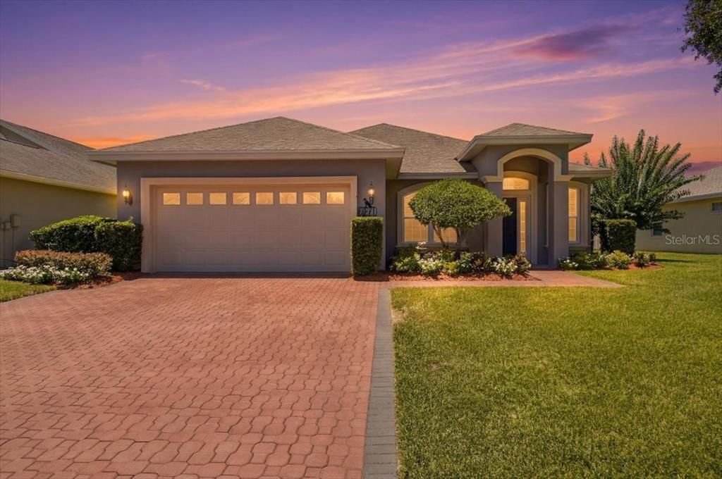 For Sale: $349,900 (3 beds, 2 baths, 1722 Square Feet)