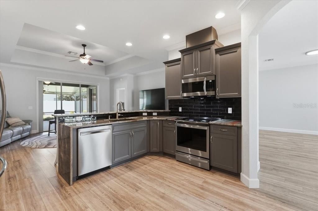 For Sale: $349,900 (3 beds, 2 baths, 1722 Square Feet)