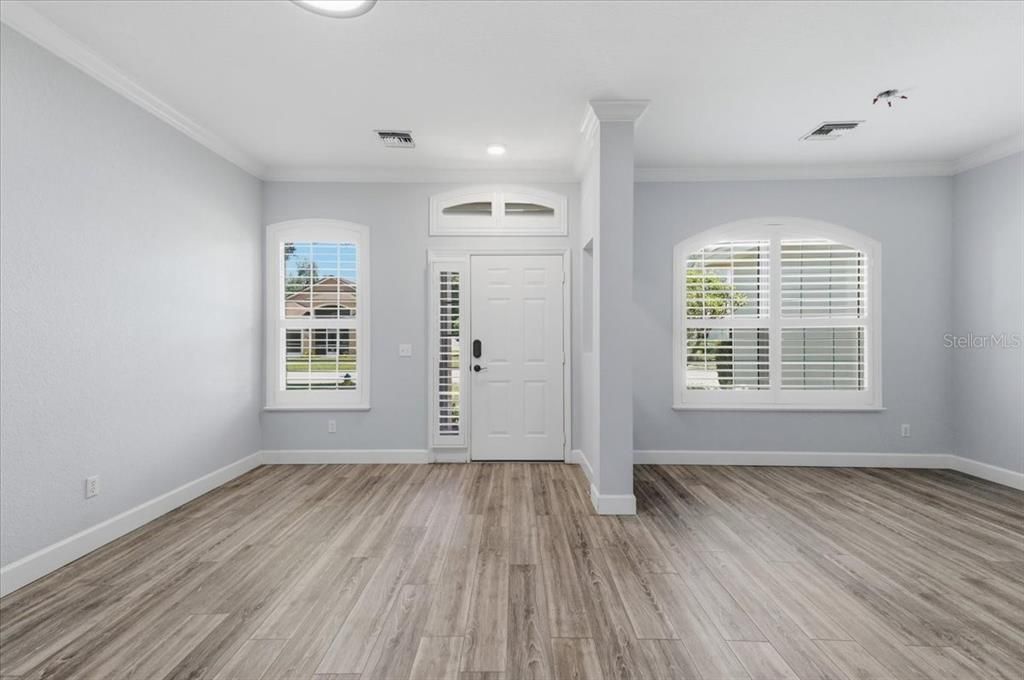 For Sale: $349,900 (3 beds, 2 baths, 1722 Square Feet)