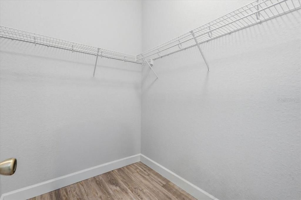 For Sale: $349,900 (3 beds, 2 baths, 1722 Square Feet)