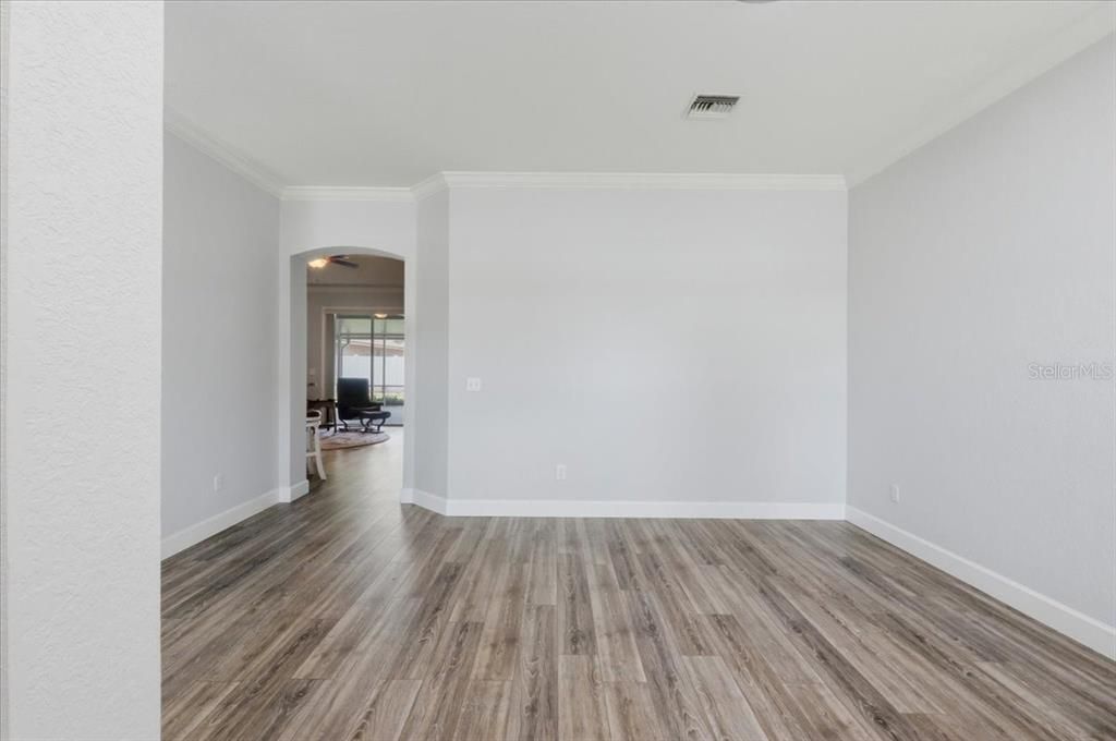 For Sale: $349,900 (3 beds, 2 baths, 1722 Square Feet)