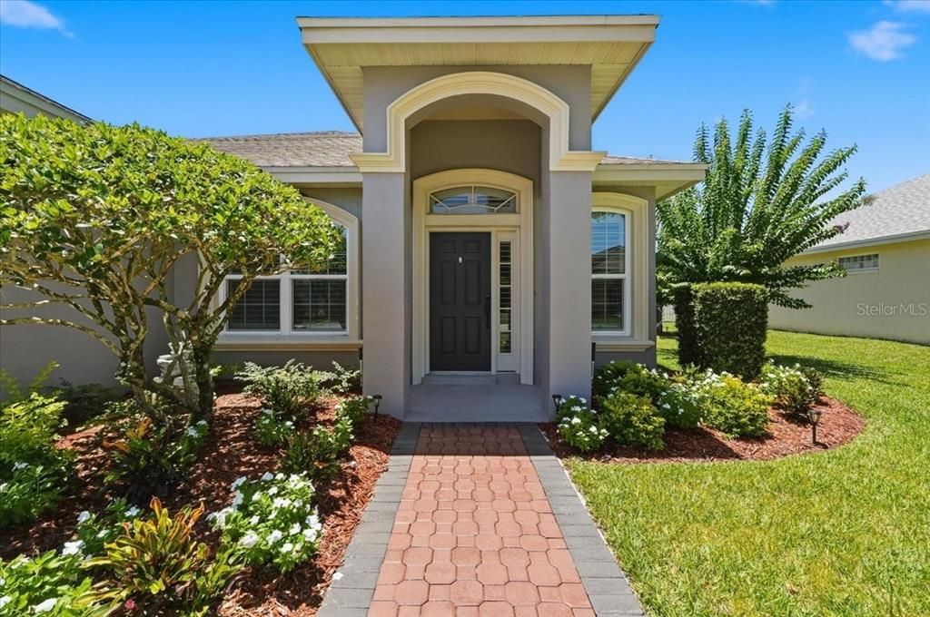 For Sale: $349,900 (3 beds, 2 baths, 1722 Square Feet)