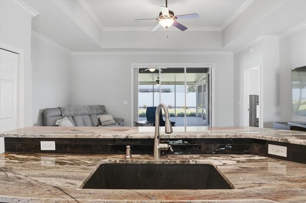 For Sale: $349,900 (3 beds, 2 baths, 1722 Square Feet)