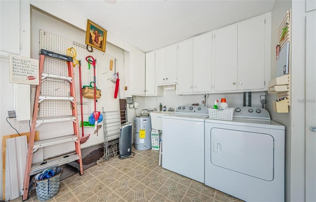 В аренду: $2,300 (2 спален, 2 ванн, 1000 Квадратных фут)