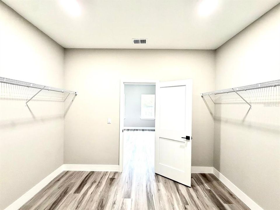 En Venta: $279,000 (4 camas, 2 baños, 1730 Pies cuadrados)