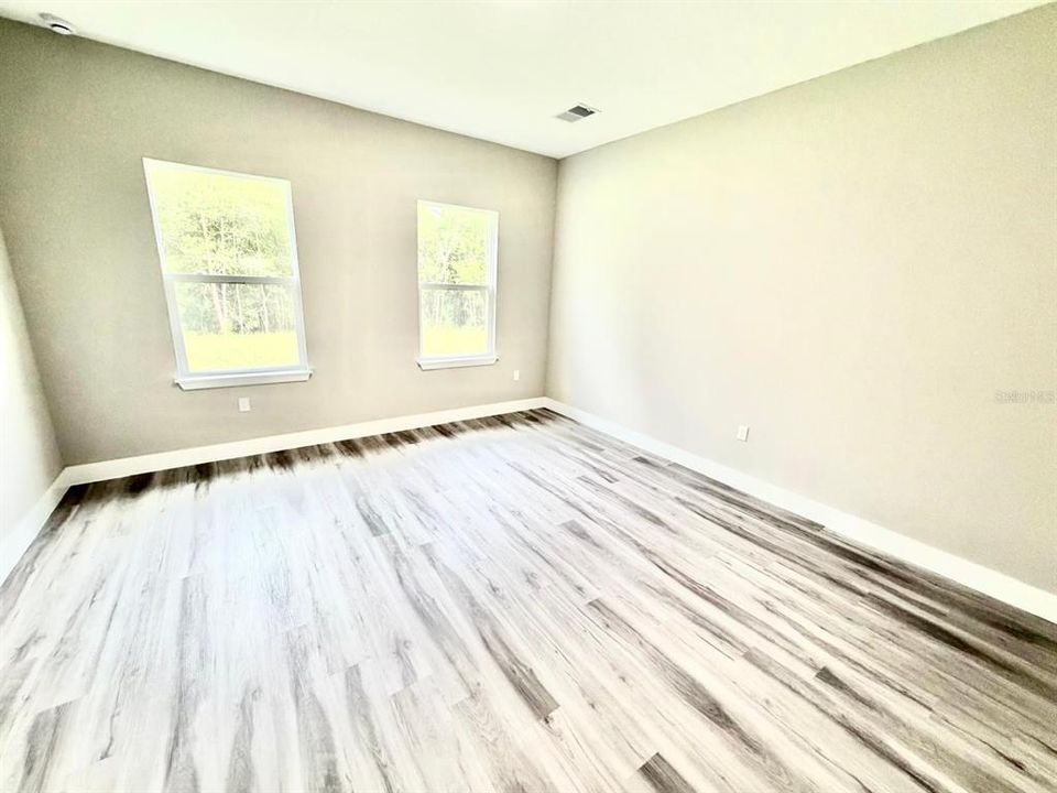 En Venta: $279,000 (4 camas, 2 baños, 1730 Pies cuadrados)