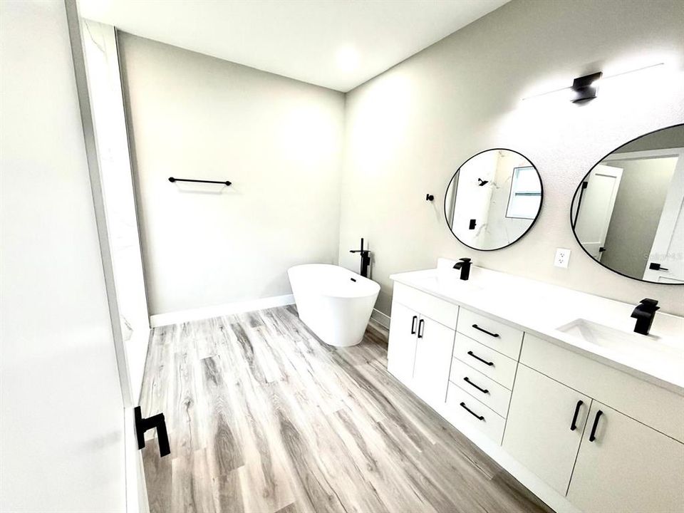 En Venta: $279,000 (4 camas, 2 baños, 1730 Pies cuadrados)