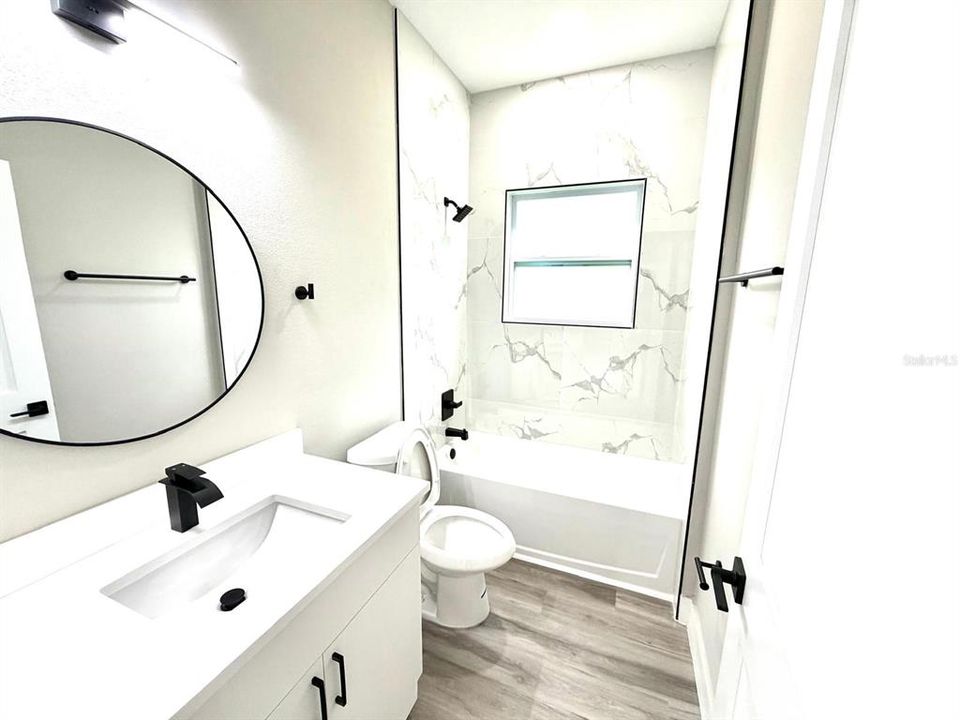 En Venta: $279,000 (4 camas, 2 baños, 1730 Pies cuadrados)