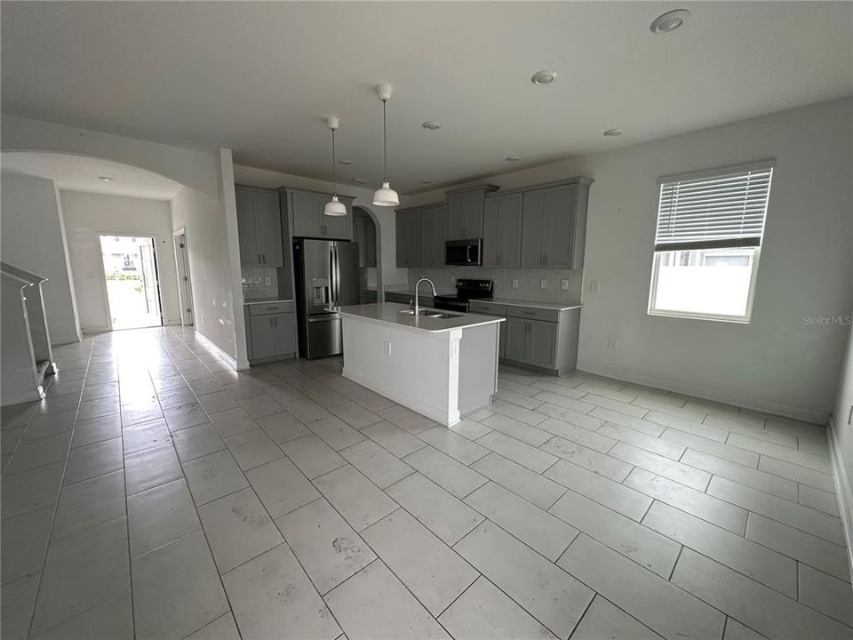 For Rent: $2,695 (4 beds, 2 baths, 2185 Square Feet)