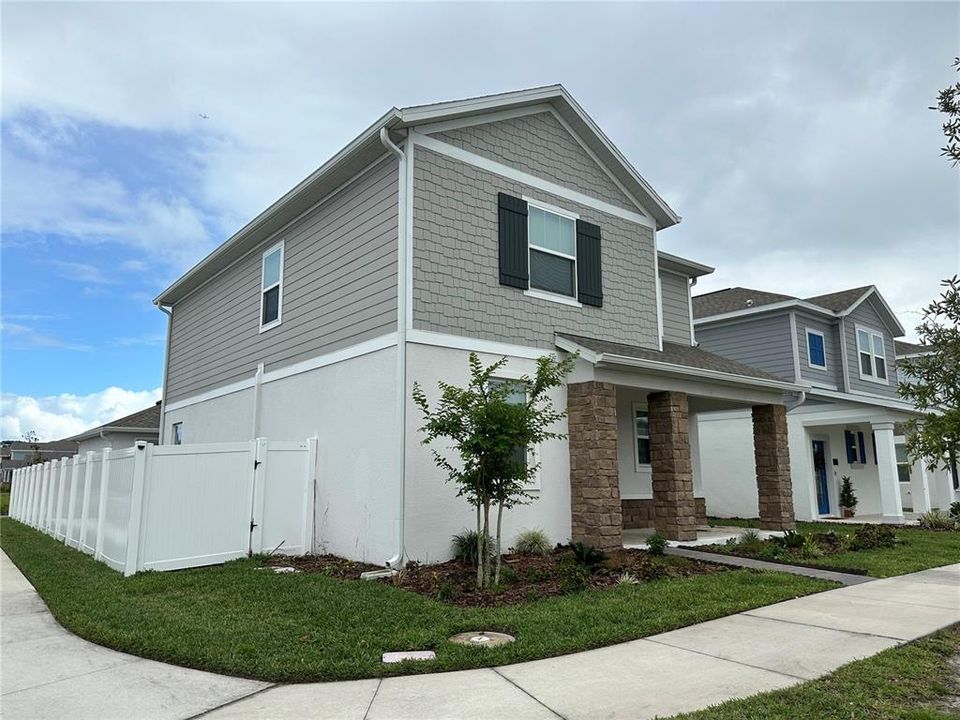 For Rent: $2,695 (4 beds, 2 baths, 2185 Square Feet)