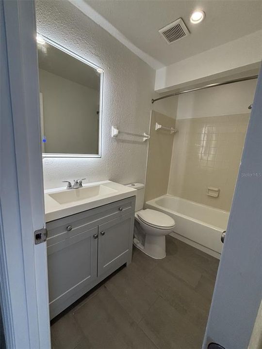 В аренду: $1,950 (2 спален, 2 ванн, 1120 Квадратных фут)