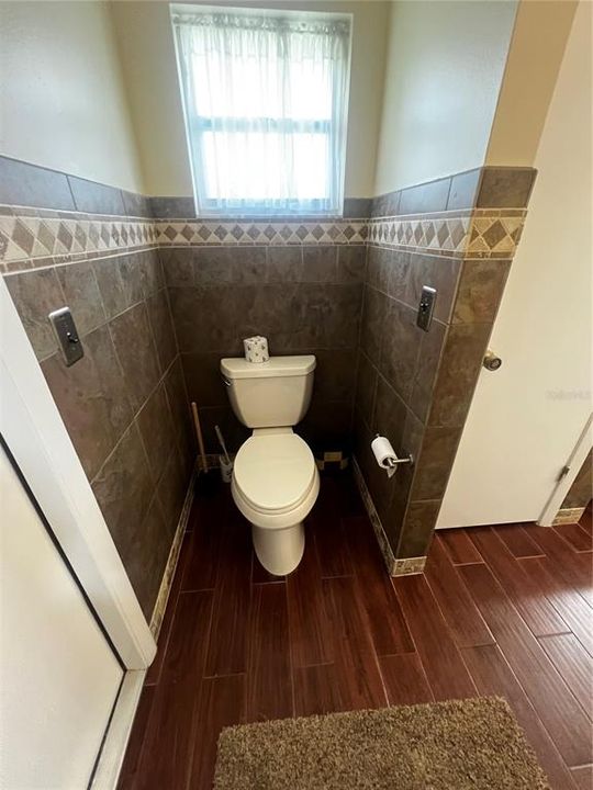 Activo con contrato: $389,900 (4 camas, 2 baños, 1787 Pies cuadrados)