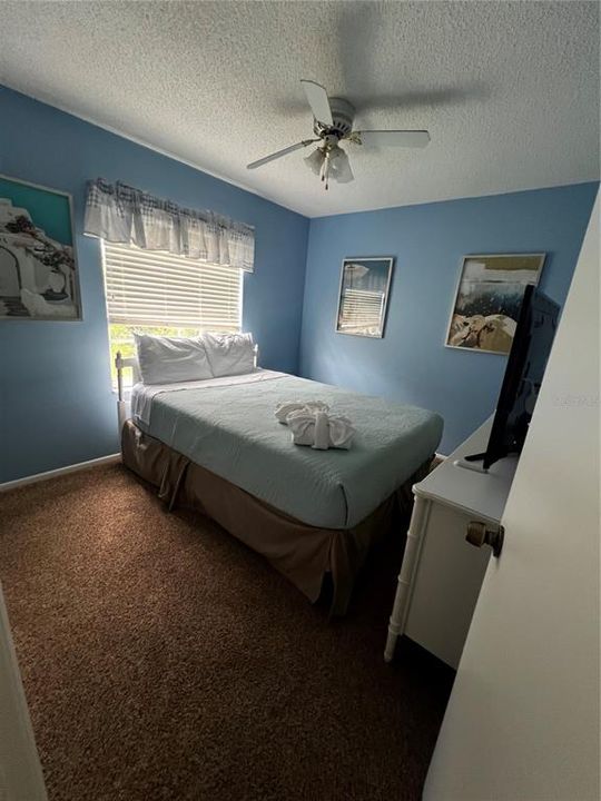 Activo con contrato: $389,900 (4 camas, 2 baños, 1787 Pies cuadrados)