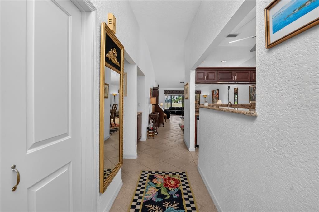 На продажу: $235,000 (3 спален, 2 ванн, 1837 Квадратных фут)