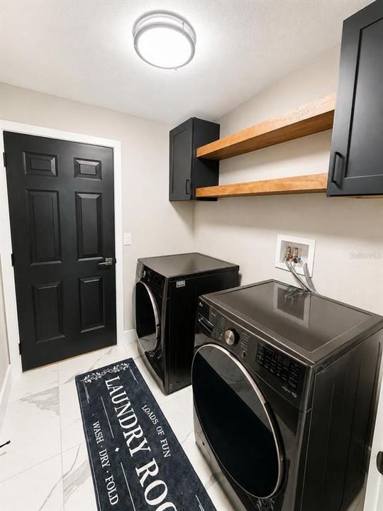 En Venta: $419,000 (3 camas, 2 baños, 1596 Pies cuadrados)