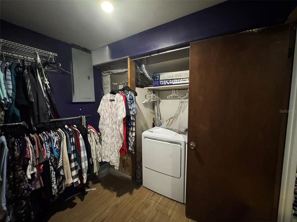 En Venta: $490,000 (4 camas, 3 baños, 2400 Pies cuadrados)
