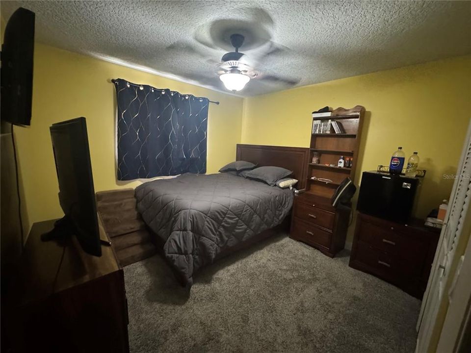En Venta: $490,000 (4 camas, 3 baños, 2400 Pies cuadrados)