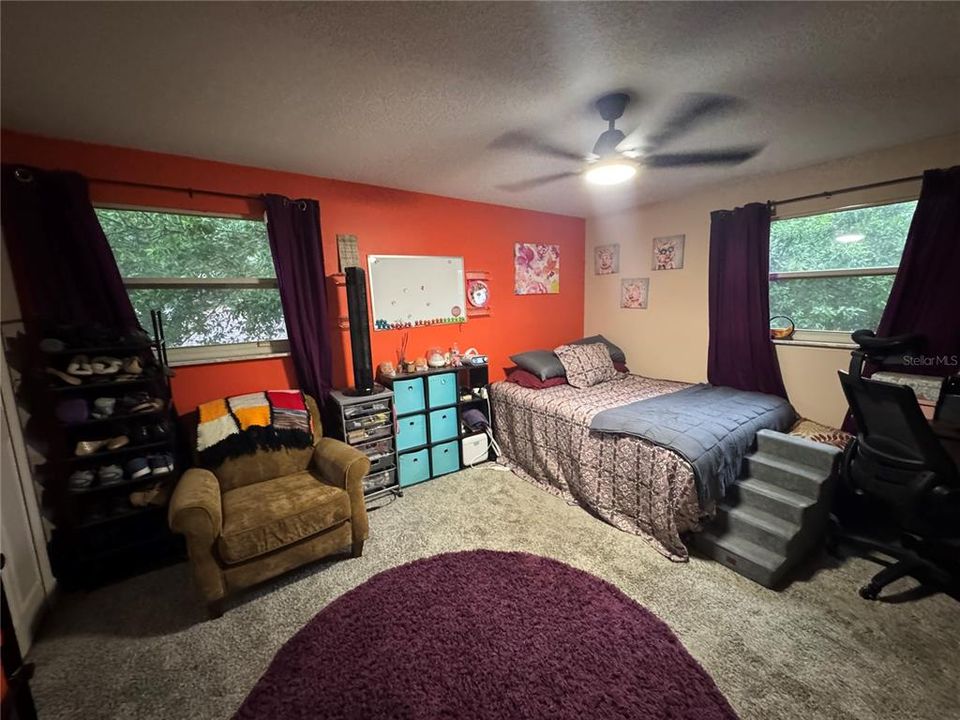 En Venta: $490,000 (4 camas, 3 baños, 2400 Pies cuadrados)