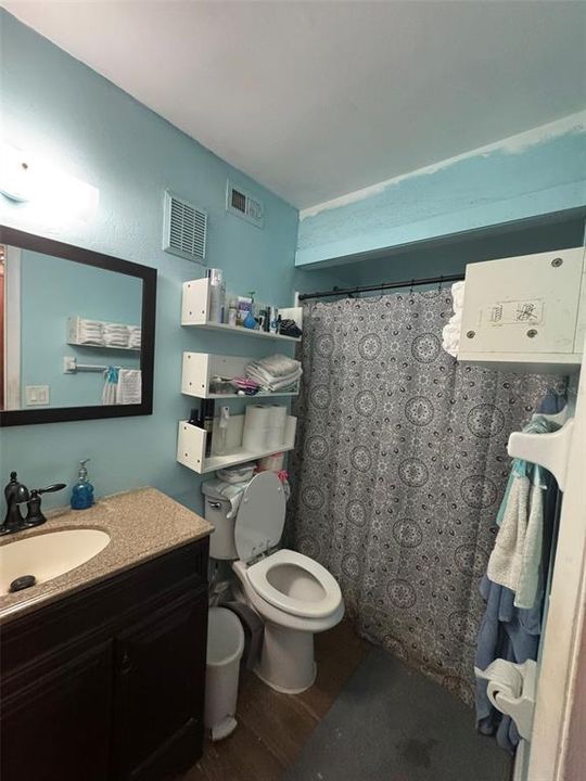 En Venta: $490,000 (4 camas, 3 baños, 2400 Pies cuadrados)