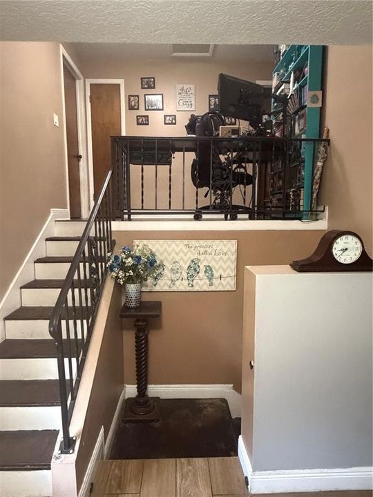 En Venta: $490,000 (4 camas, 3 baños, 2400 Pies cuadrados)