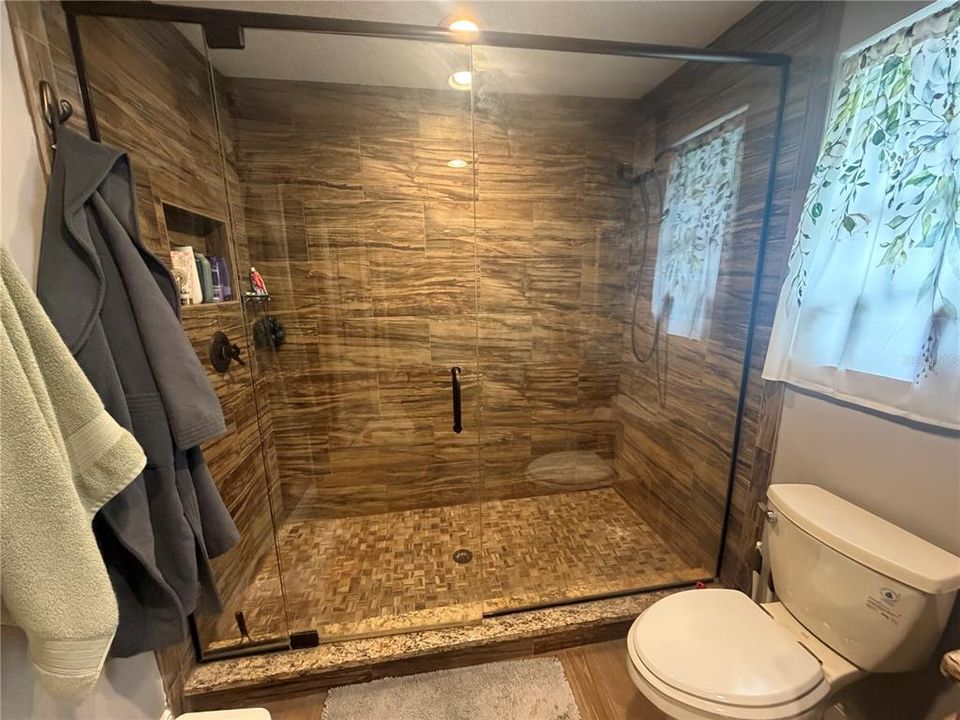 En Venta: $490,000 (4 camas, 3 baños, 2400 Pies cuadrados)