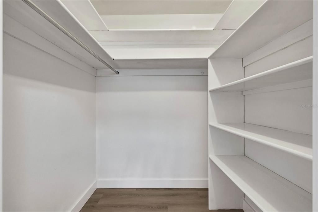 En Venta: $574,900 (4 camas, 2 baños, 2359 Pies cuadrados)